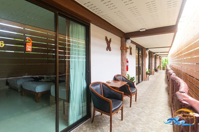 Family Room, 3 Twin Beds, Private Bathroom