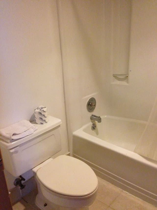 Standard Room, 2 Queen Beds, Non Smoking, Pool View