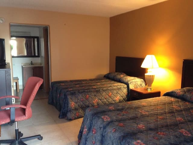 Standard Room, 2 Queen Beds, Non Smoking, Pool View