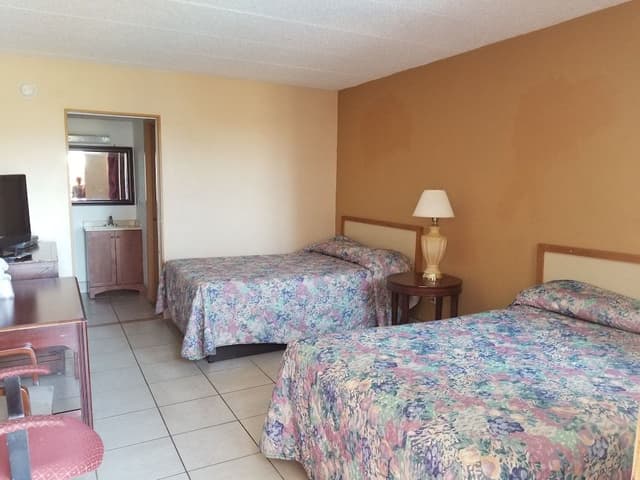 Standard Room, 2 Queen Beds, Non Smoking, Pool View