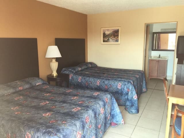 Standard Room, 2 Queen Beds, Non Smoking, Pool View