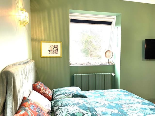 City Apartment, Ensuite, Garden View