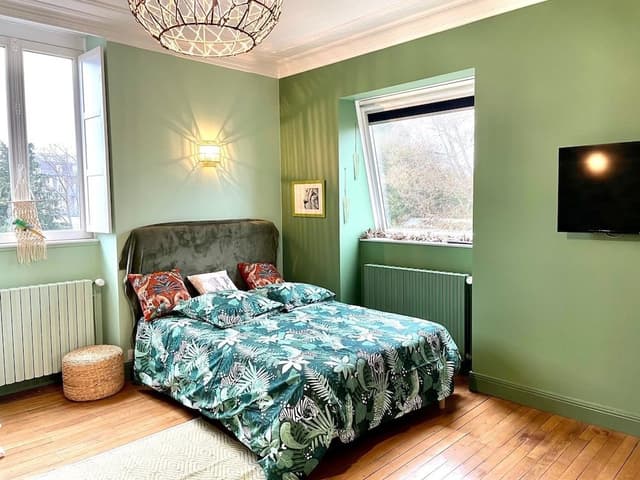 City Apartment, Ensuite, Garden View