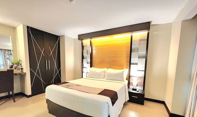 Deluxe Suite