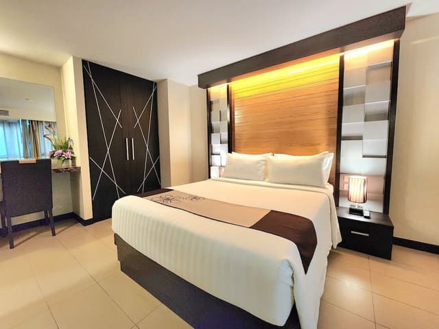 Deluxe Suite