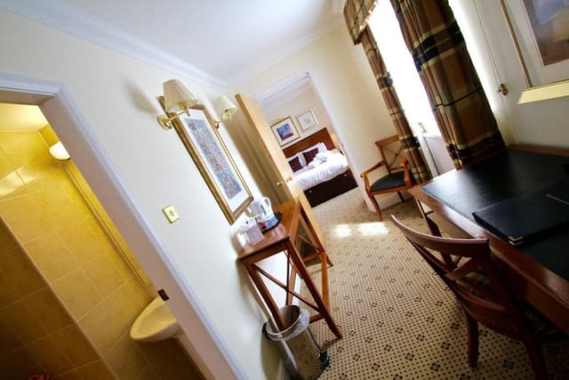 Deluxe Suite