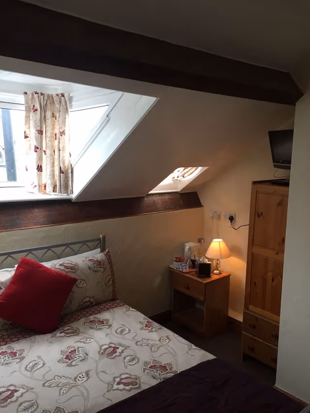 Single Room (2nd Floor Attic)