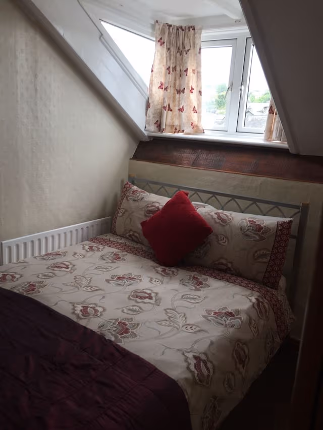 Single Room (2nd Floor Attic)