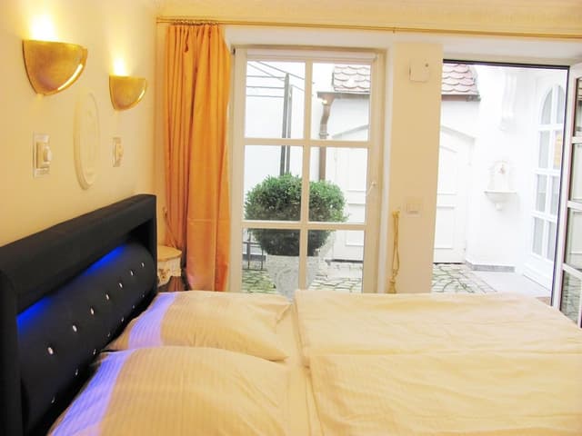 Double Room, Private Bathroom, Courtyard View (3)