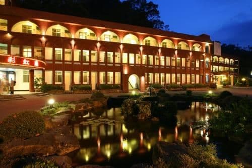 โรงแรมเรนโบว์ รีสอร์ท