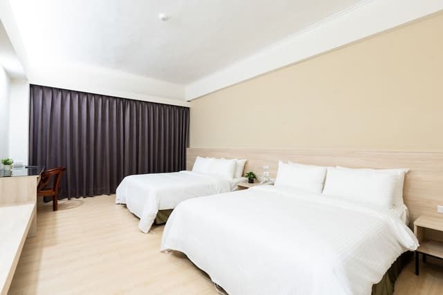 Basic Quadruple Room, 2 Double Beds