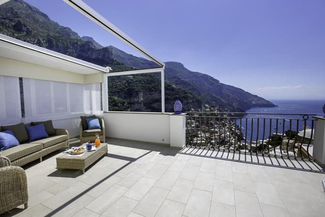 Villa, Smoking