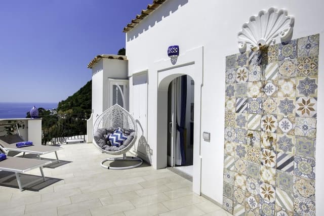 Villa, Smoking