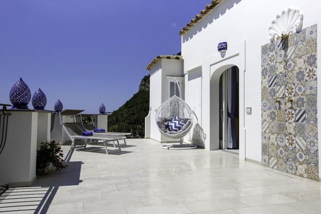 Villa, Smoking