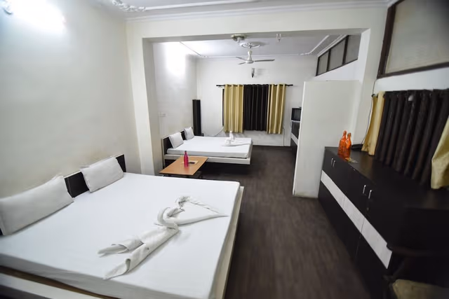 Royal Executive Triple Room