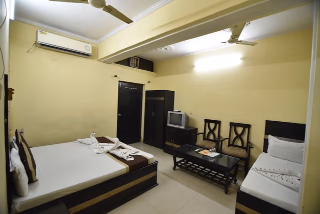 Royal Executive Triple Room
