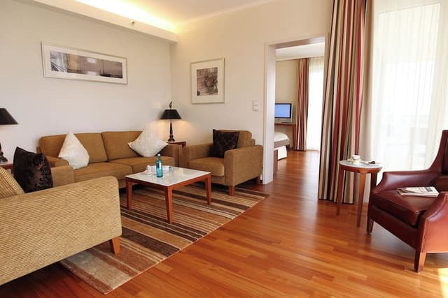 Executive Suite, Garden View