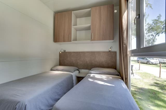 Luxury Mobile Home, 2 Bedrooms, Kitchen
