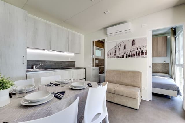 Luxury Mobile Home, 2 Bedrooms, Kitchen