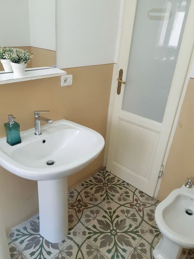 Twin Room, Shared Bathroom (Bunk Bed)