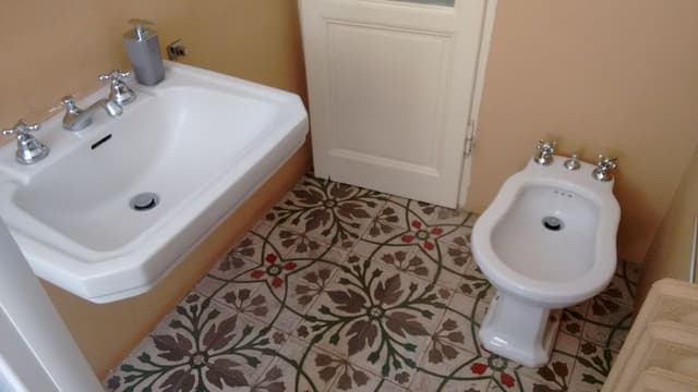 Double or Twin Room, Shared Bathroom
