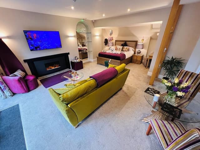Executive Suite (Sweetheart)