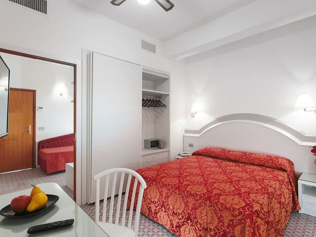 Family Room, Connecting Rooms