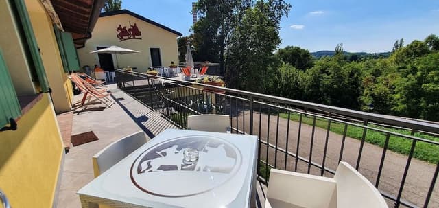 Panoramic Apartment, Hill View