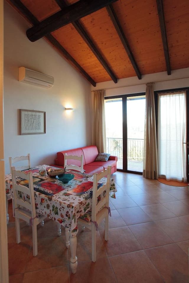Panoramic Apartment, Hill View