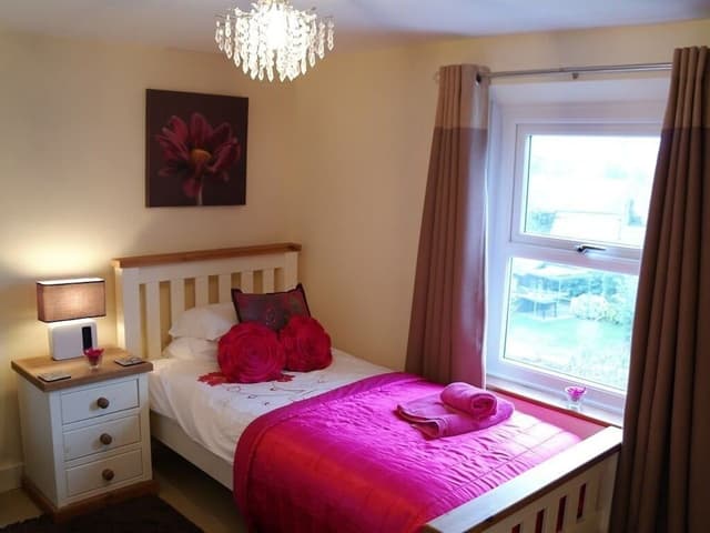 Single Room, Private Bathroom