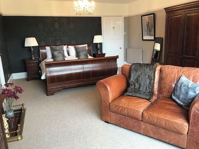 Double Room, Ensuite, Hill View (Premier Super King)