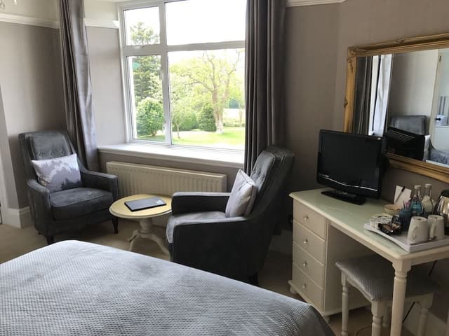 Double Room (Gold room)