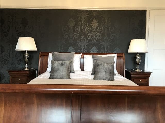 Double Room, Ensuite, Hill View (Premier Super King)