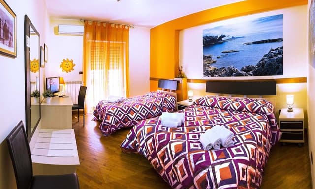Double Room, 1 King Bed