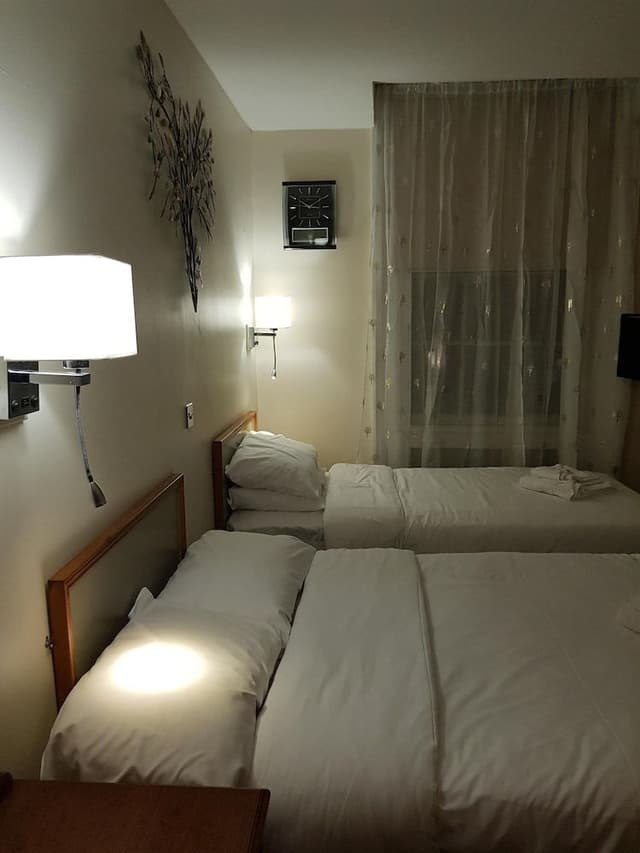 Family Suite, Ensuite