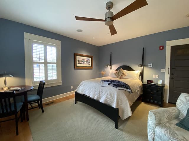 Room, 1 Queen Bed, Fireplace