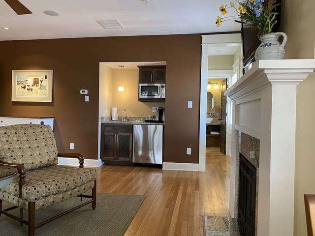 Room, 1 King Bed, Fireplace
