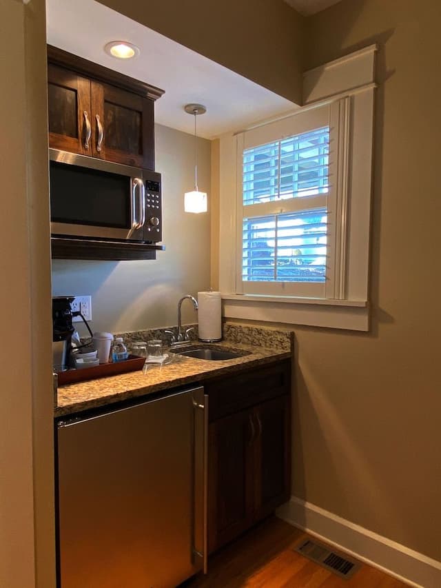 Room, 1 Queen Bed, Kitchenette