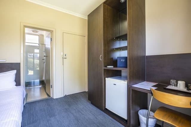 Compact Single (1 Single Bed only)