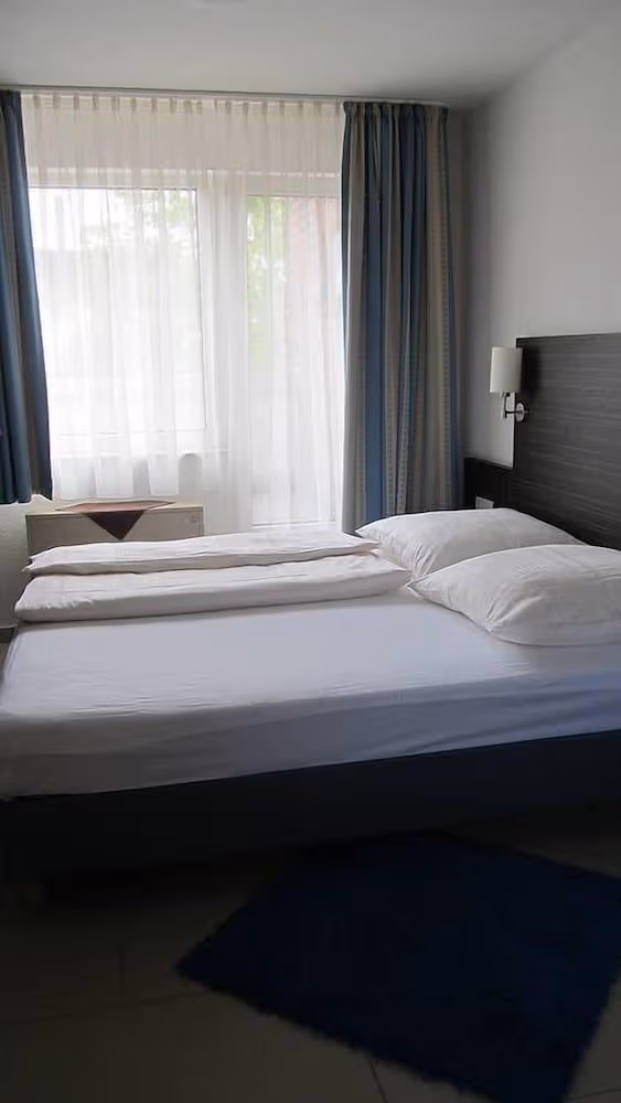 Basic Twin Room