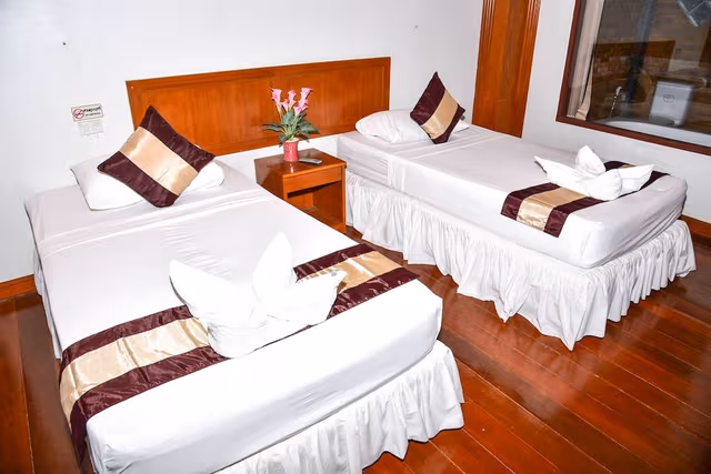 Standard Sea View Twin Beds with Fan