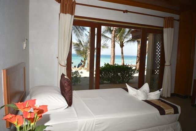 Standard Sea View Twin Beds with Fan