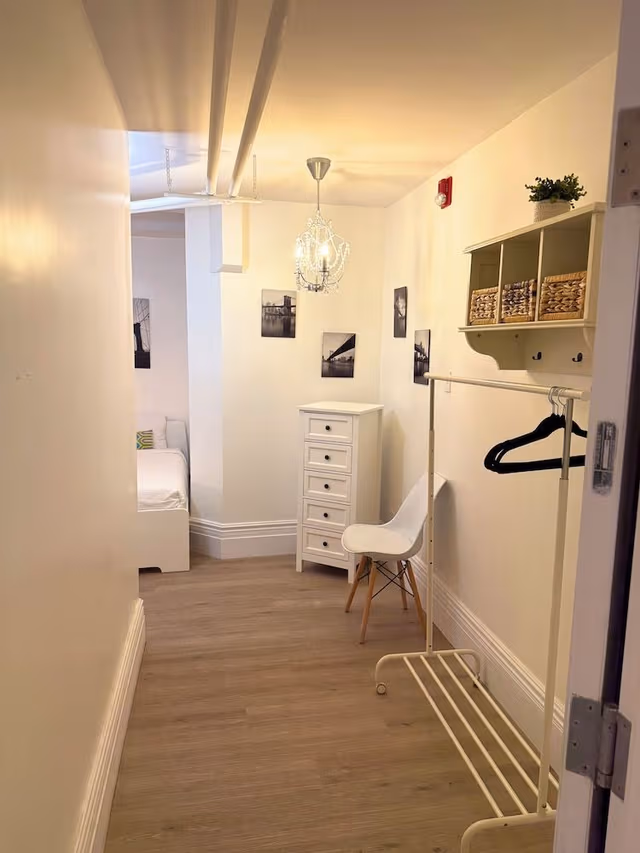 Family, multiple beds, en-suite bathroom, basement