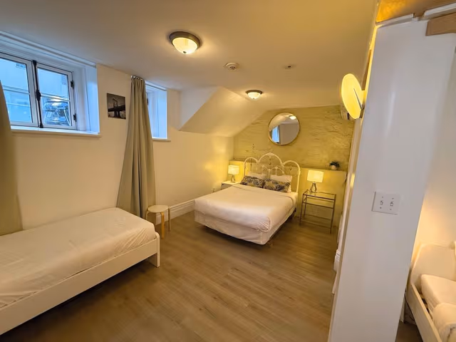 Family, multiple beds, en-suite bathroom, basement