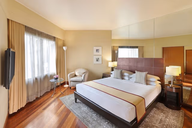 Suite, 1 King Bed (Regency)