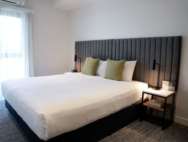 King Studio Apartment
