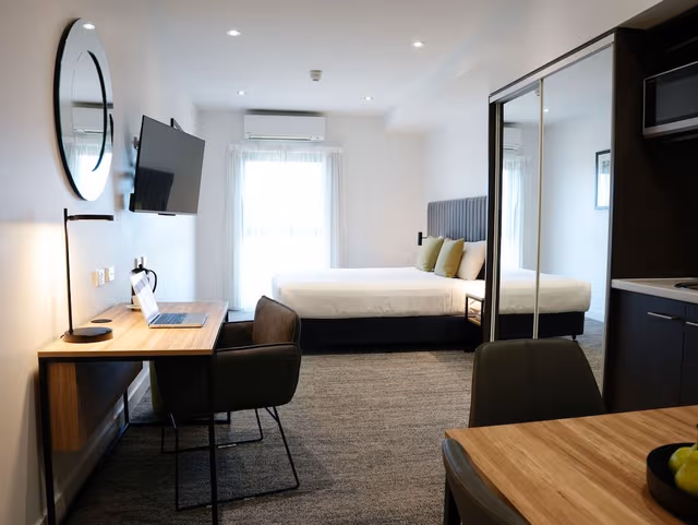 King Studio Apartment