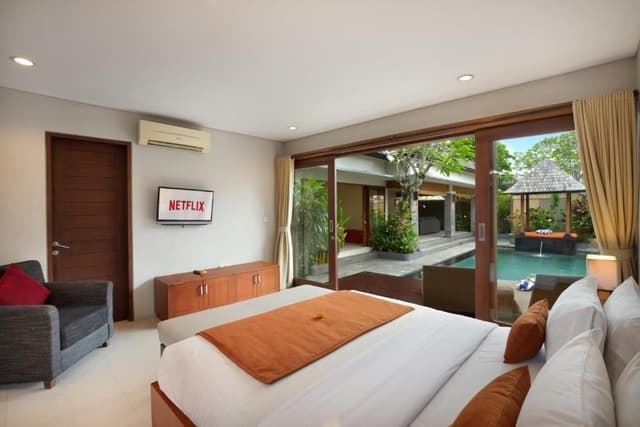 Three Bedroom Villa with Private Pool and Bathtub