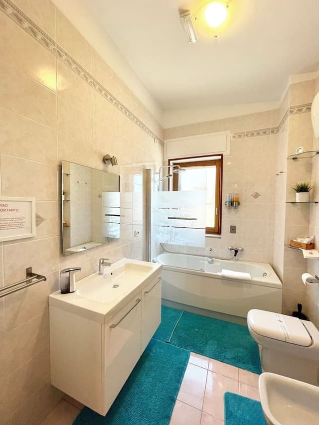Triple Room, Non Smoking, Private Bathroom