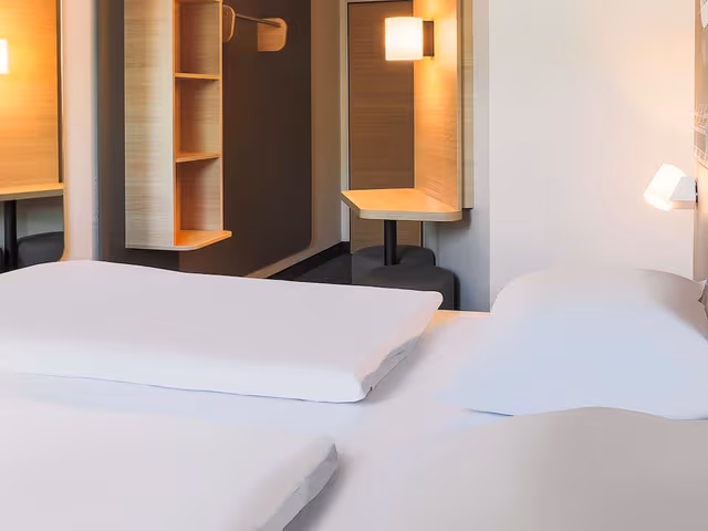Double Room (French bed)